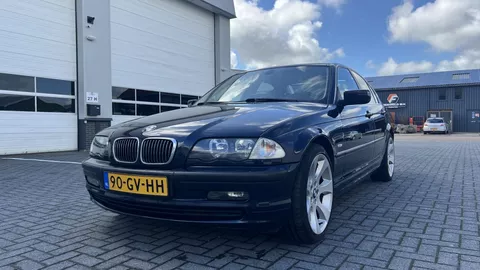 BMW 3 Serie 320i Executive